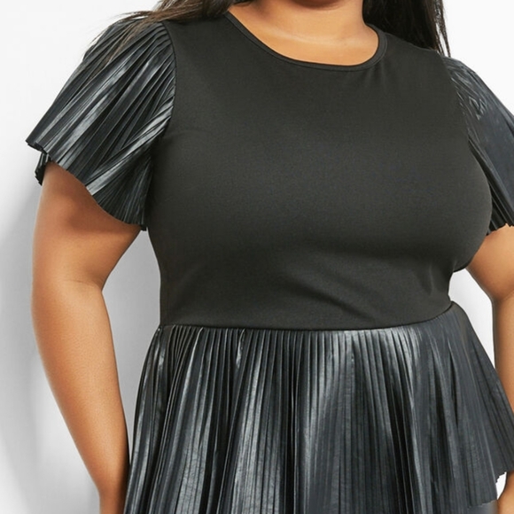 A love story Tops - Black faux leather pleated peplum top